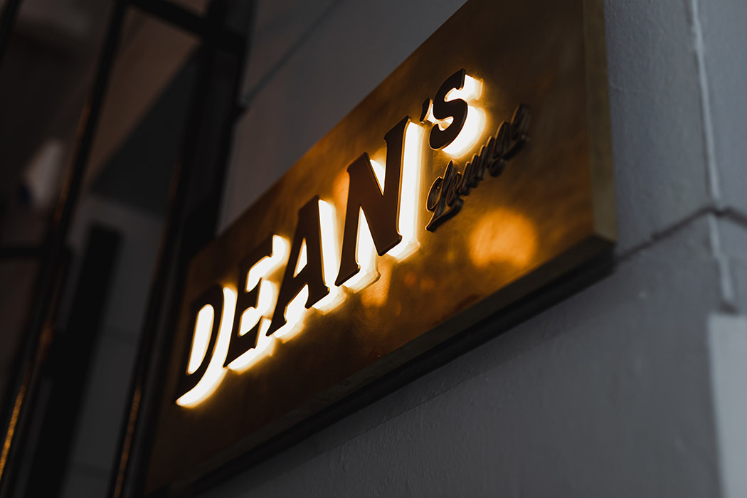 Dean's Cafe Lounge